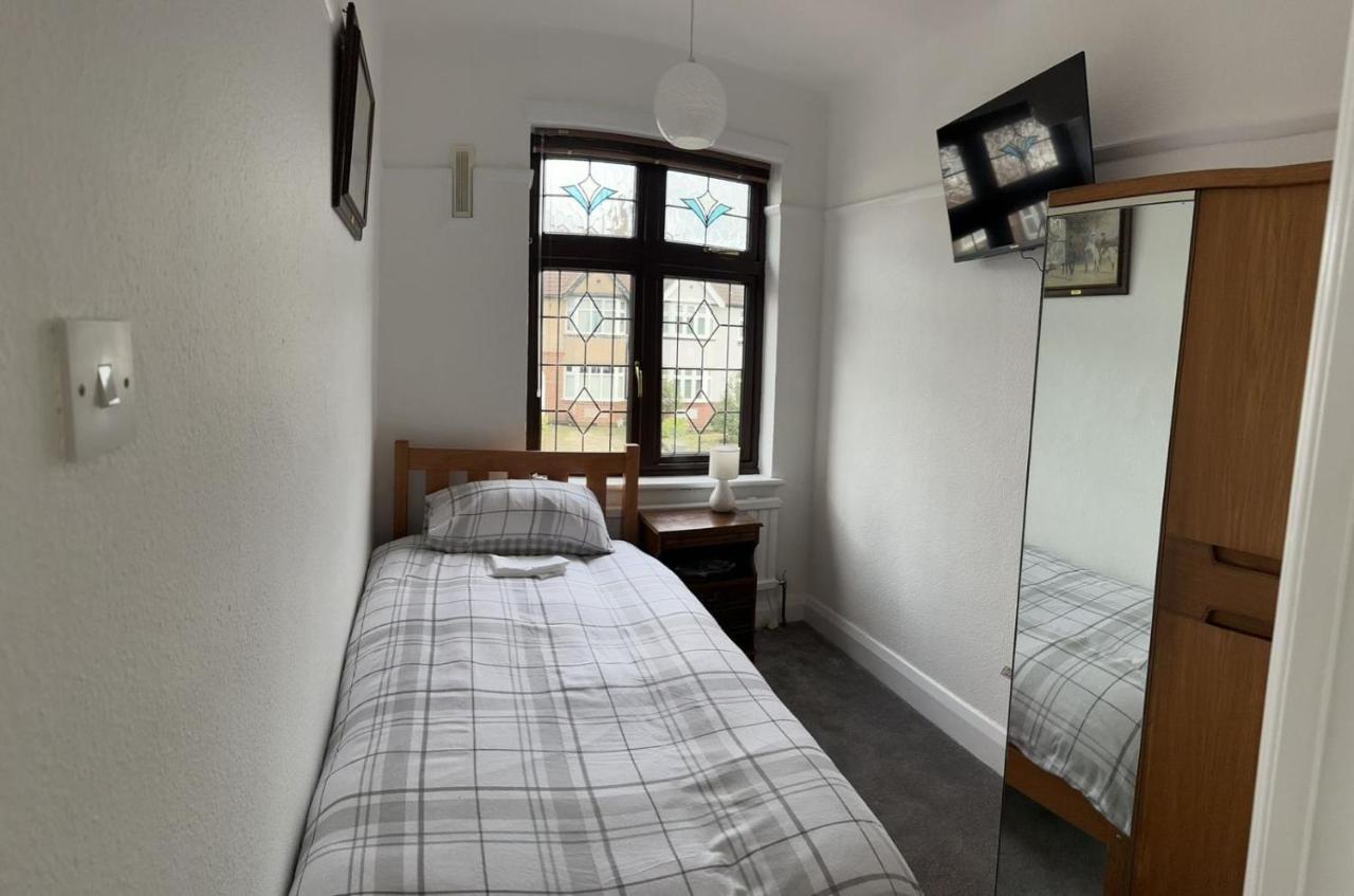 Amazing And Romantic O2 Arena 4 Bedrooms House Free Parking Λονδίνο Εξωτερικό φωτογραφία