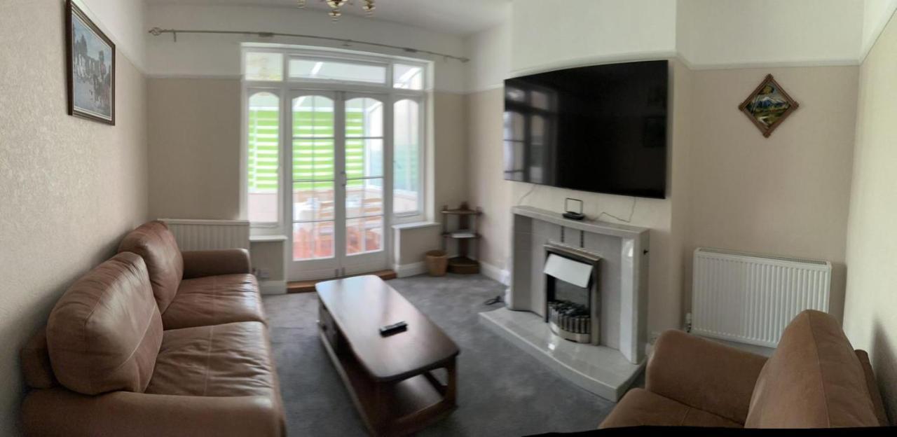 Amazing And Romantic O2 Arena 4 Bedrooms House Free Parking Λονδίνο Εξωτερικό φωτογραφία